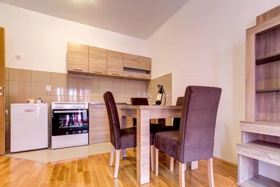 Naki Apartmani Podgorica Exteriör bild