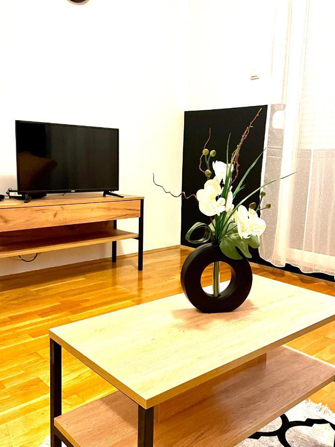 Naki Apartmani Podgorica Exteriör bild